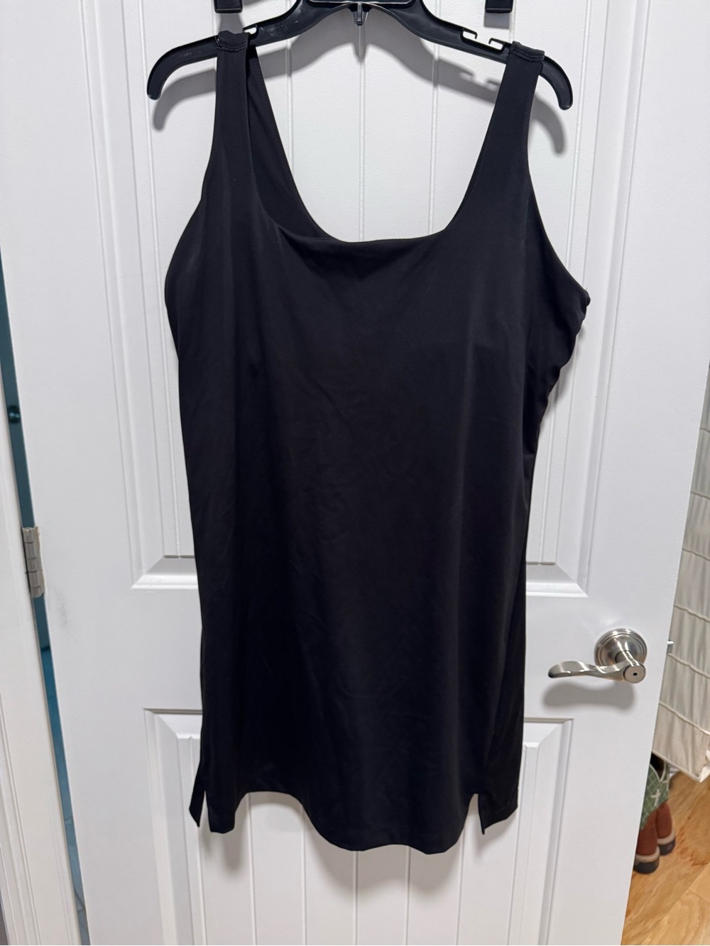 Old Navy Black Scoop Neck Athletic Dress